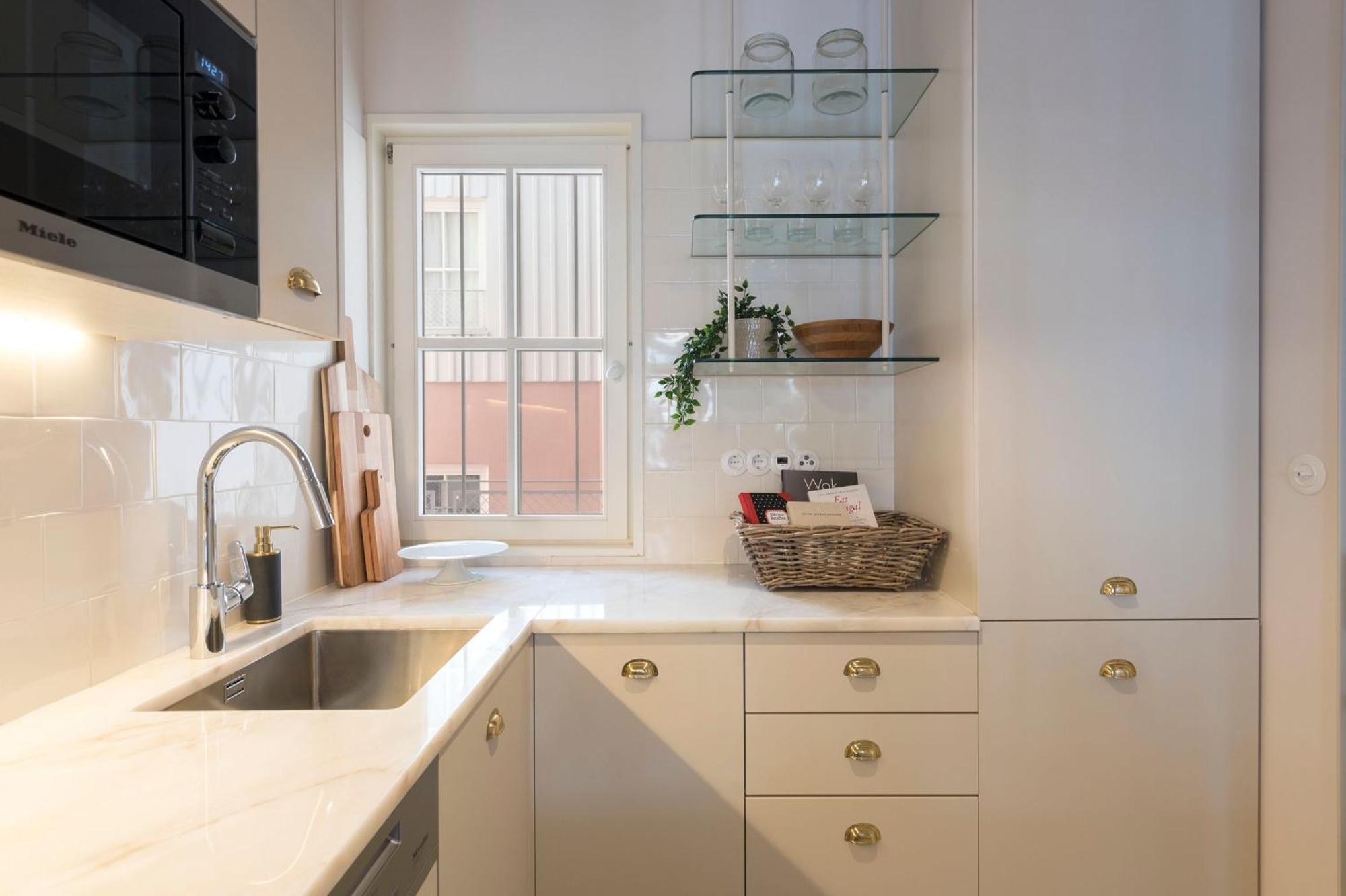 Apartment Mouzinho Luxury 3br Flat L 5 Min Walk To Ribeira By Lovelystay Porto